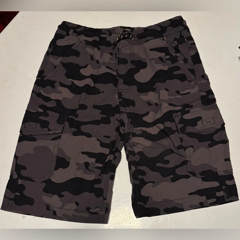 Boys Weatherproof Vintage  Camouflage Tech Shorts size Small 7/8